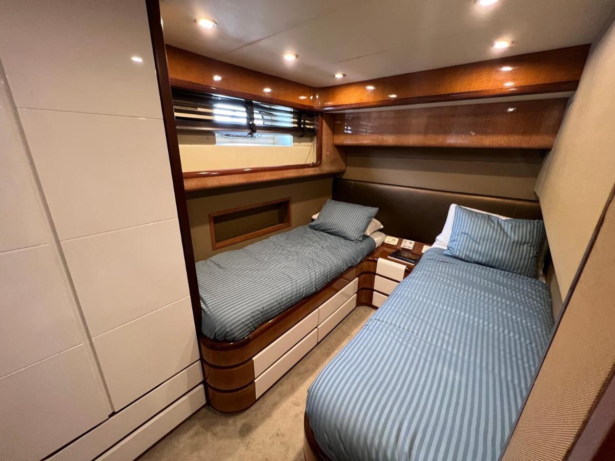Yacht 20Metros Sant Adria de Besos Exterior foto