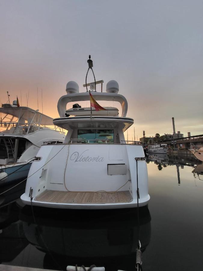 Yacht 20Metros Sant Adria de Besos Exterior foto